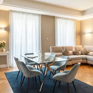 Apartment Heart Sforza Duomo, Milan